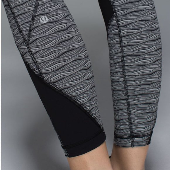 Lululemon Inspire Tight II Textured Wave Black Silver Spoon/Black 6 - Picture 5 of 16